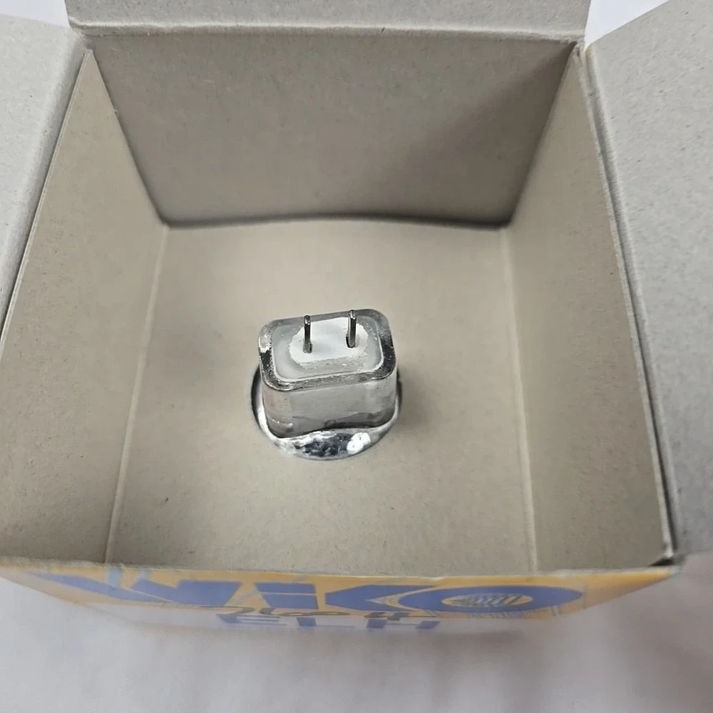 Lot of 2 - Wiko ELH‎ 120V 300W Projector Bulbs (5860)